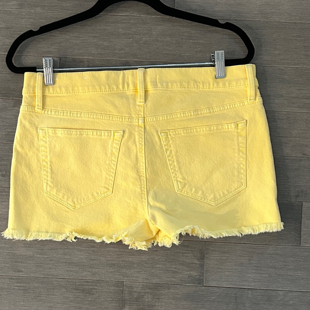 Loft Shorts - Picture 2 of 5